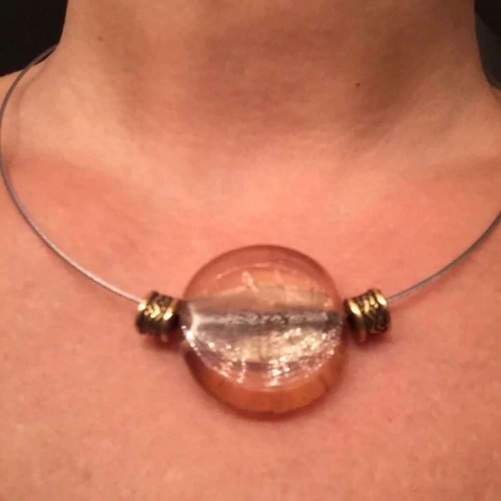 Glass pendant necklace